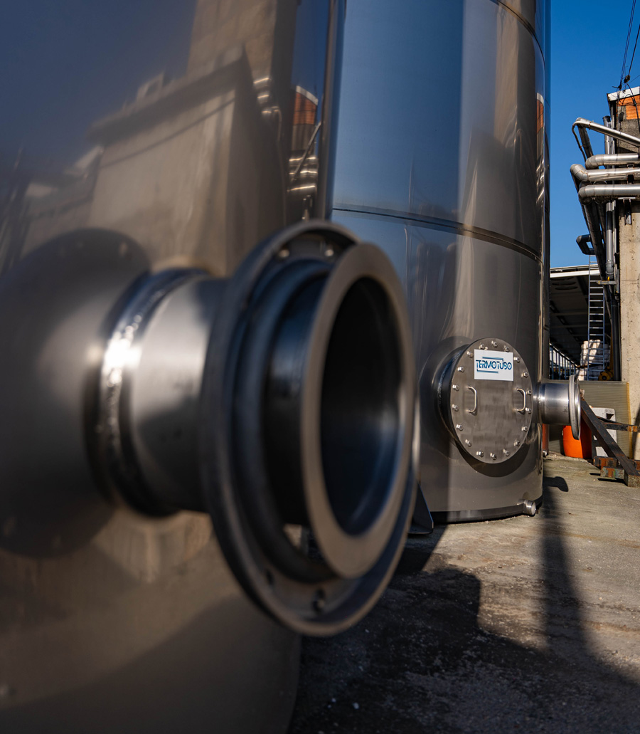 Fabrico e montagem de depósitos industriais